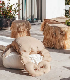 Buitenpoef In Raffia-effect En Franjes -Thuis Accessoires Winkel 2081f05fae1a4f6dac8ef2a06626cbde