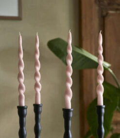 Gedraaide Dinerkaars, Set, Swirl Kaarsen - Twisted Candles - Roze -Thuis Accessoires Winkel 2c803f76ff73479e95623bedf768e1aa