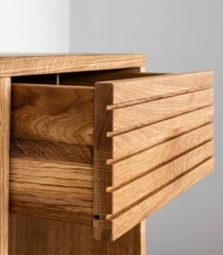 Nachtkastje EMMA In Eikenhout -Thuis Accessoires Winkel 5bd13d3072d24d96b01f34247eaaf94b