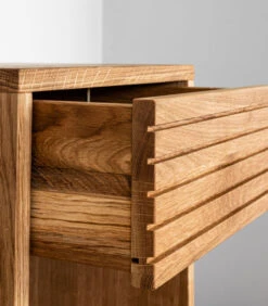 Nachtkastje EMMA In Eikenhout -Thuis Accessoires Winkel 84c53ff66efe4a4e9dcacf398955f611