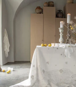 Oceanide - Geborduurd Linnen Tafellaken Met Print -Thuis Accessoires Winkel 8eac9b85c1d5445e9ed91dcbf00dd43b