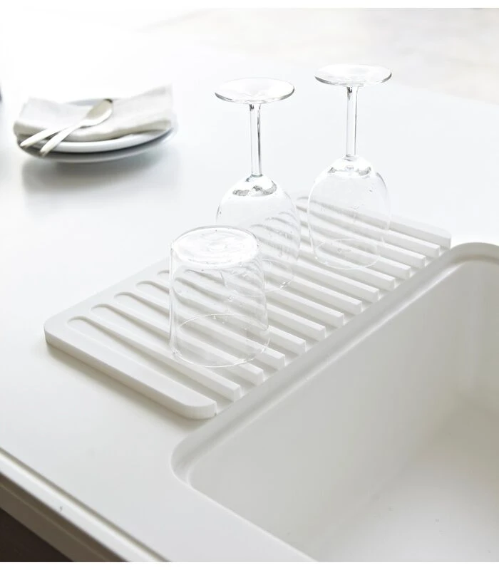 Yamazaki Silicone Drainer Tray - Flow - White 4 Yamazaki Silicone Drainer Tray - Flow - White - Afbeelding 2