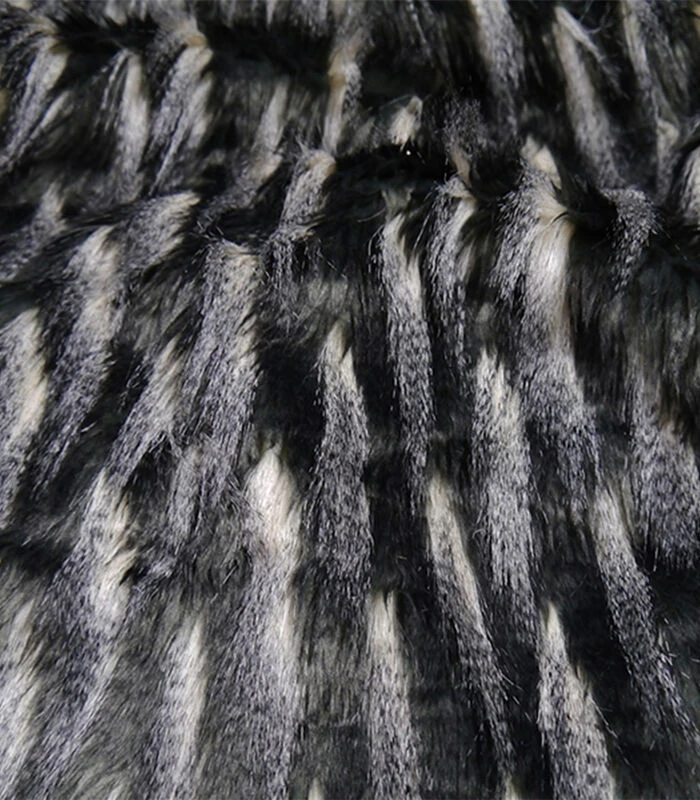 Kussen In Zwarte Imitatiebont Geborduurd 5 Kussen In Zwarte Imitatiebont Geborduurd - Afbeelding 3