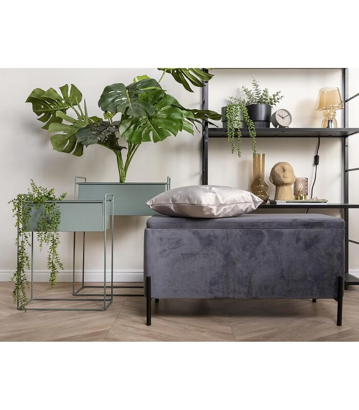 Leitmotiv Bank Snog XL - Velvet Donkerblauw, Mat Zwarte Poten - 90x45x45cm 4 Leitmotiv Bank Snog XL - Velvet Donkerblauw, Mat Zwarte Poten - 90x45x45cm - Afbeelding 2