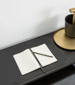 Metro Sofa Tafel Wit/ Zwarte Poten -Thuis Accessoires Winkel e3749d5bd27b4eeca357f5733497de54