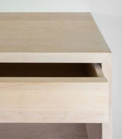 Zwevend Nachtkastje HUGO Met Lade In Berkenhout -Thuis Accessoires Winkel e84d8422ce304ad5a00ff83c6e240b65