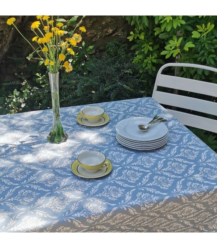 Pompadour Blauw Rond Of Ovaal Gecoat Tafelkleed 3 Pompadour Blauw Rond Of Ovaal Gecoat Tafelkleed